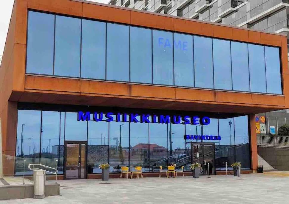 Brand New Modern Condo Built-In Mall Of Tripla Helsínquia Exterior foto